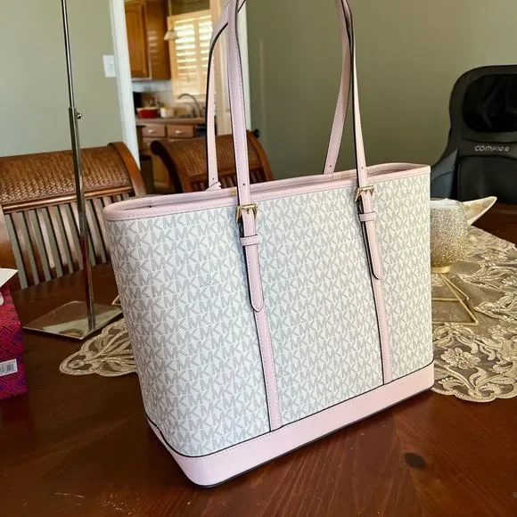 Michael Kors LG travel tote - Picture 3 of 13